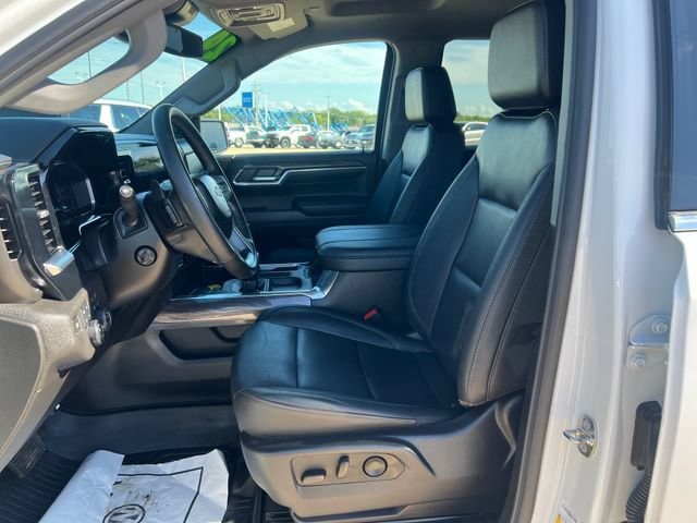 2024 Chevrolet Silverado 1500 LTZ - Photo 13
