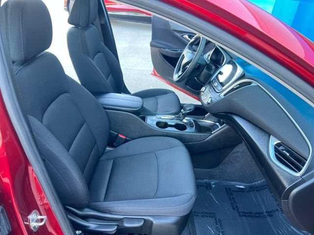 2024 Chevrolet Malibu 1LT - Photo 16