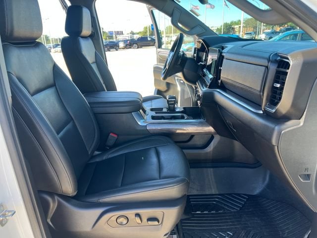 2024 Chevrolet Silverado 1500 LTZ - Photo 16