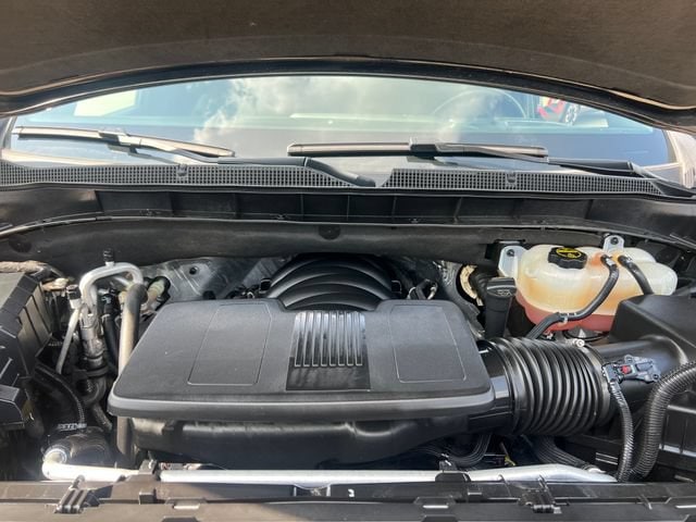 2025 Chevrolet Suburban Z71 - Photo 33