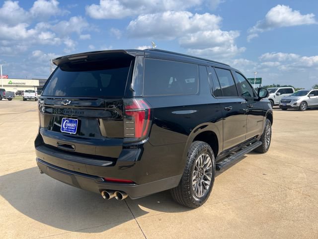 2025 Chevrolet Suburban Z71 - Photo 4