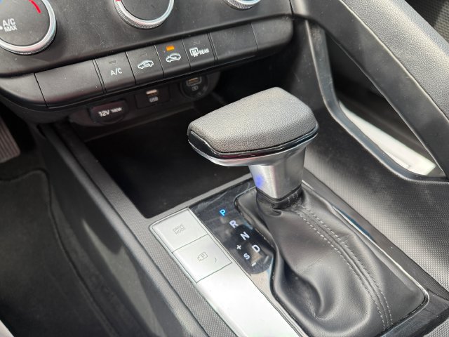 2022 Hyundai Elantra SE - Photo 25