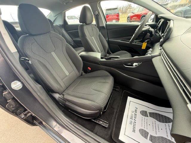 2022 Hyundai Elantra SE - Photo 15
