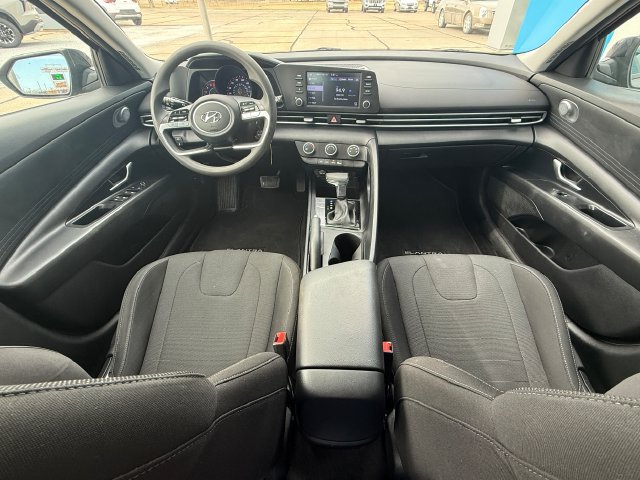 2022 Hyundai Elantra SE - Photo 17