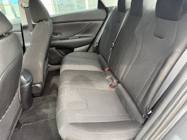 2022 Hyundai Elantra SE - Photo 12