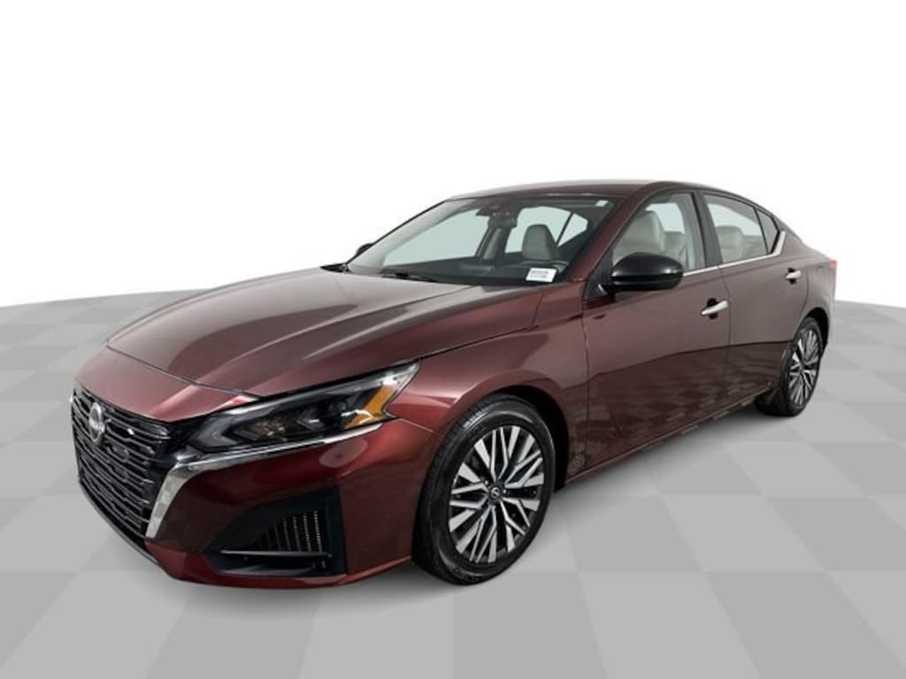 Used 2025 Nissan Altima SV Sedan