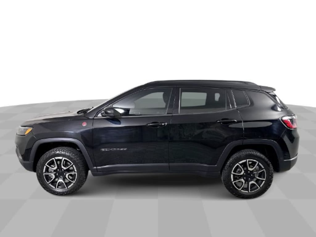 Used 2024 Jeep Compass Trailhawk SUV