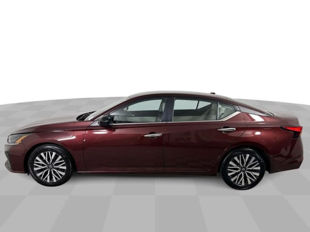 Used 2025 Nissan Altima 2.5 SV Sedan