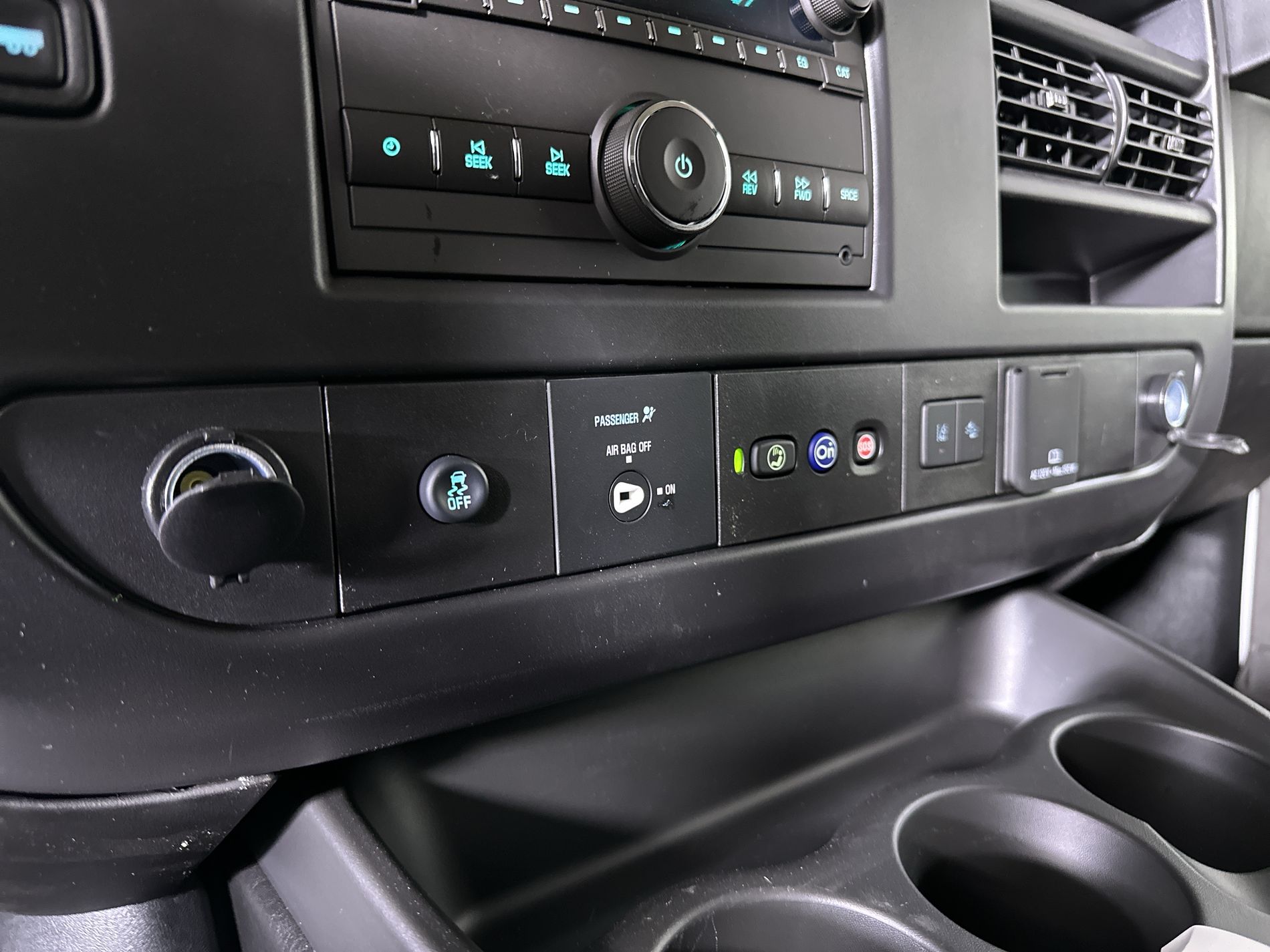 2025 Chevrolet Express Cargo Work Van - Photo 47