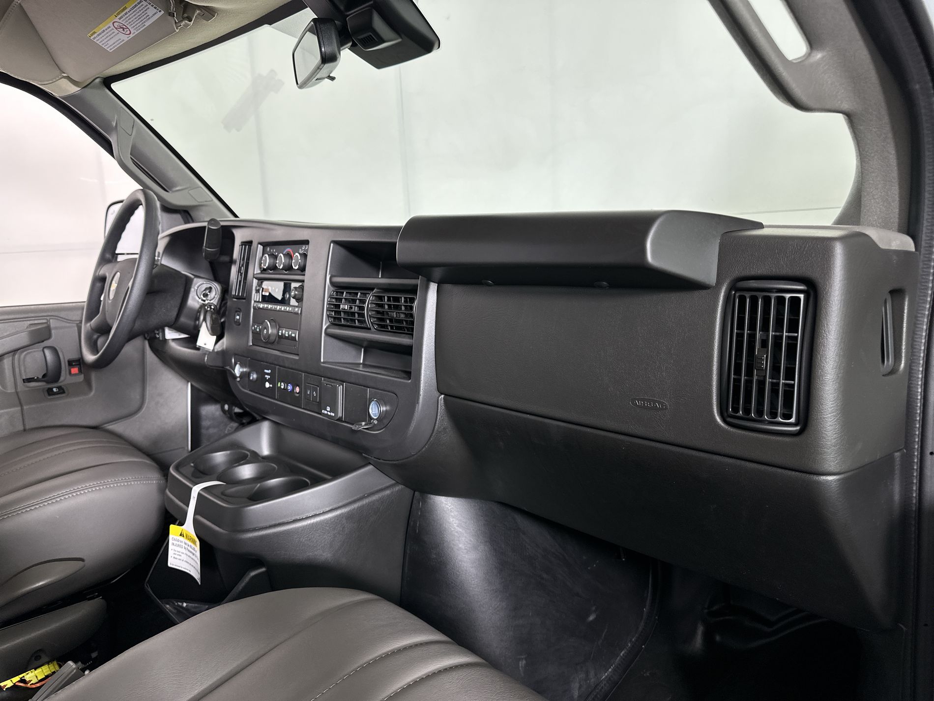 2025 Chevrolet Express Cargo Work Van - Photo 59