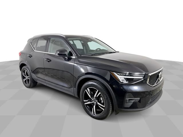 Used 2023 Volvo XC40 Plus Bright Theme