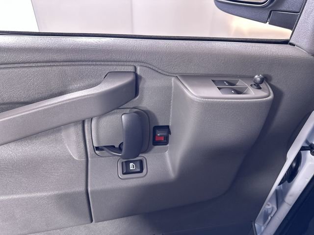 2025 Chevrolet Express Cargo Work Van - Photo 22