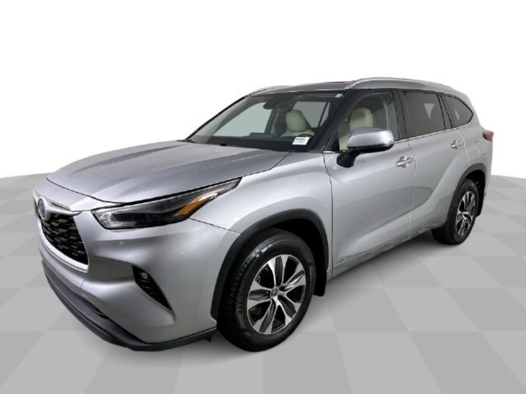 Used 2023 Toyota Highlander Hybrid XLE