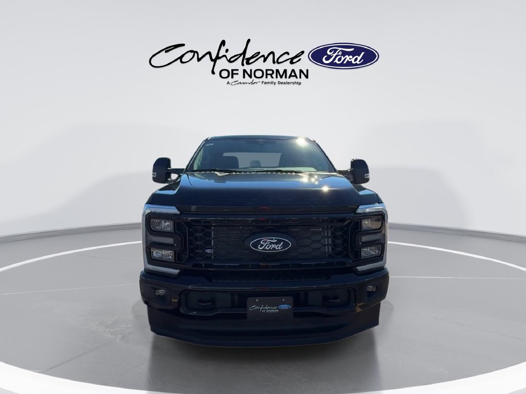 New 2027 Ford F-250SD Lariat Truck Crew Cab