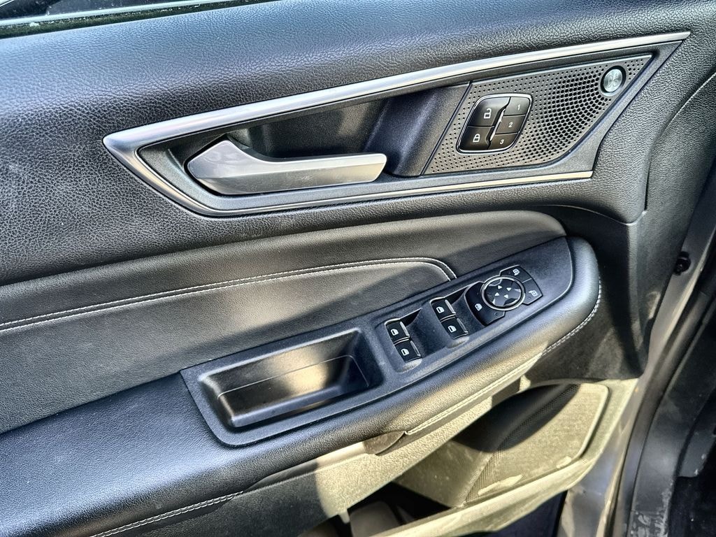 Used 2023 Ford Edge Titanium SUV