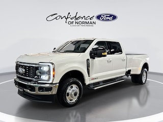 2027 Ford F-350 Lariat Truck Crew Cab