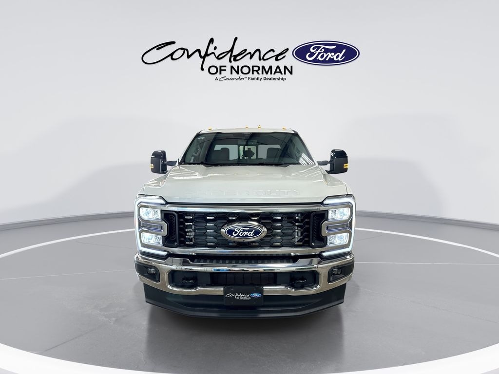 New 2027 Ford F-350SD Lariat Truck Crew Cab