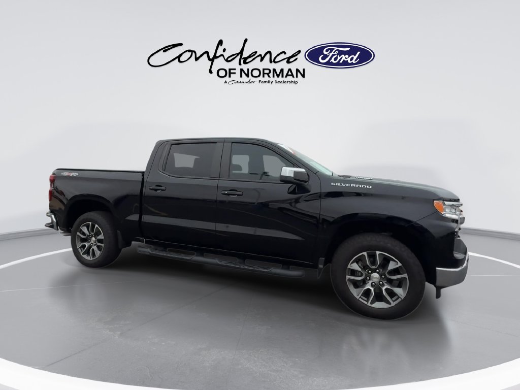 2025 Chevrolet Silverado 1500 LT - Photo 3