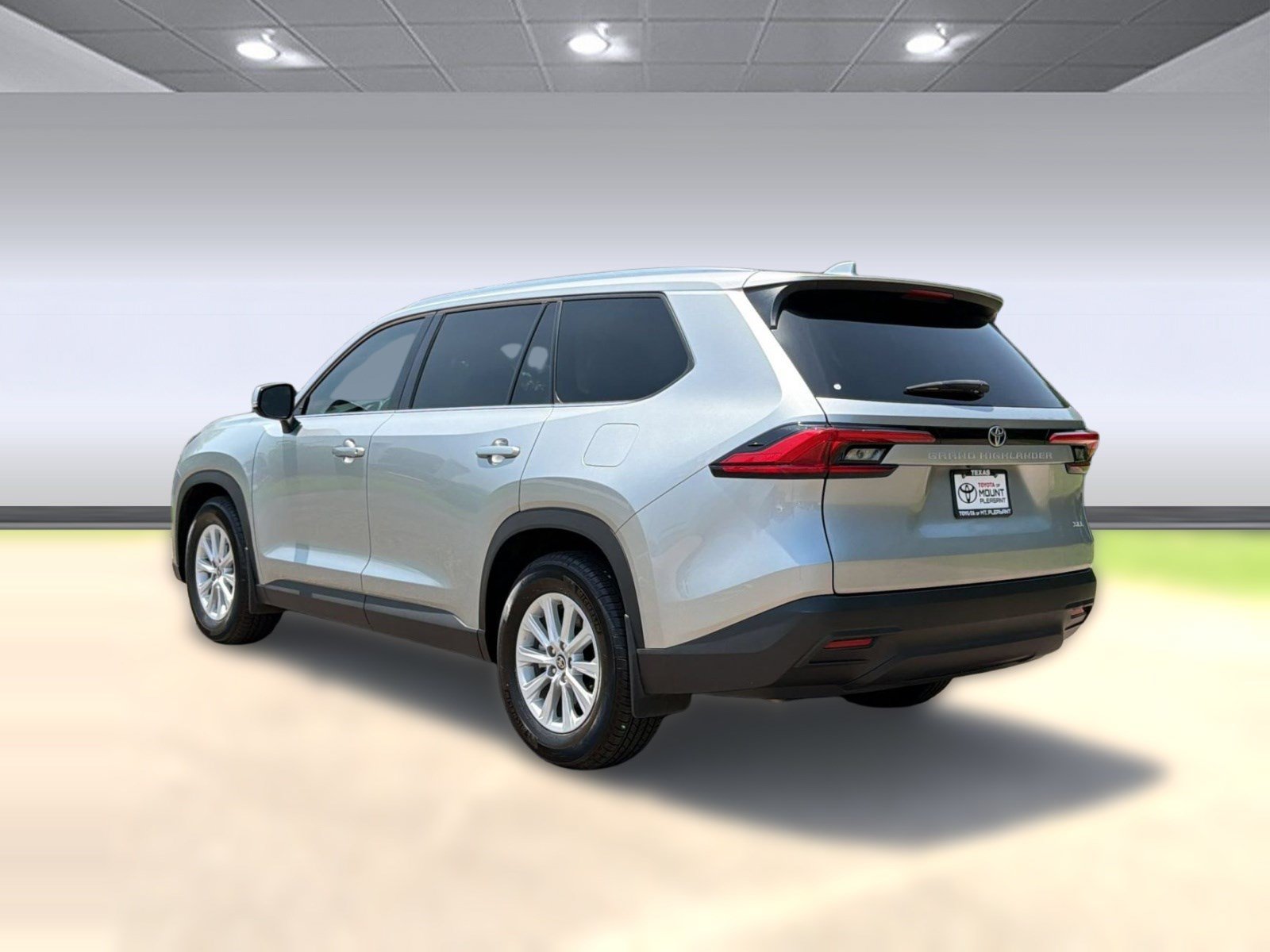 Used 2024 Toyota Grand Highlander XLE XLE FWD