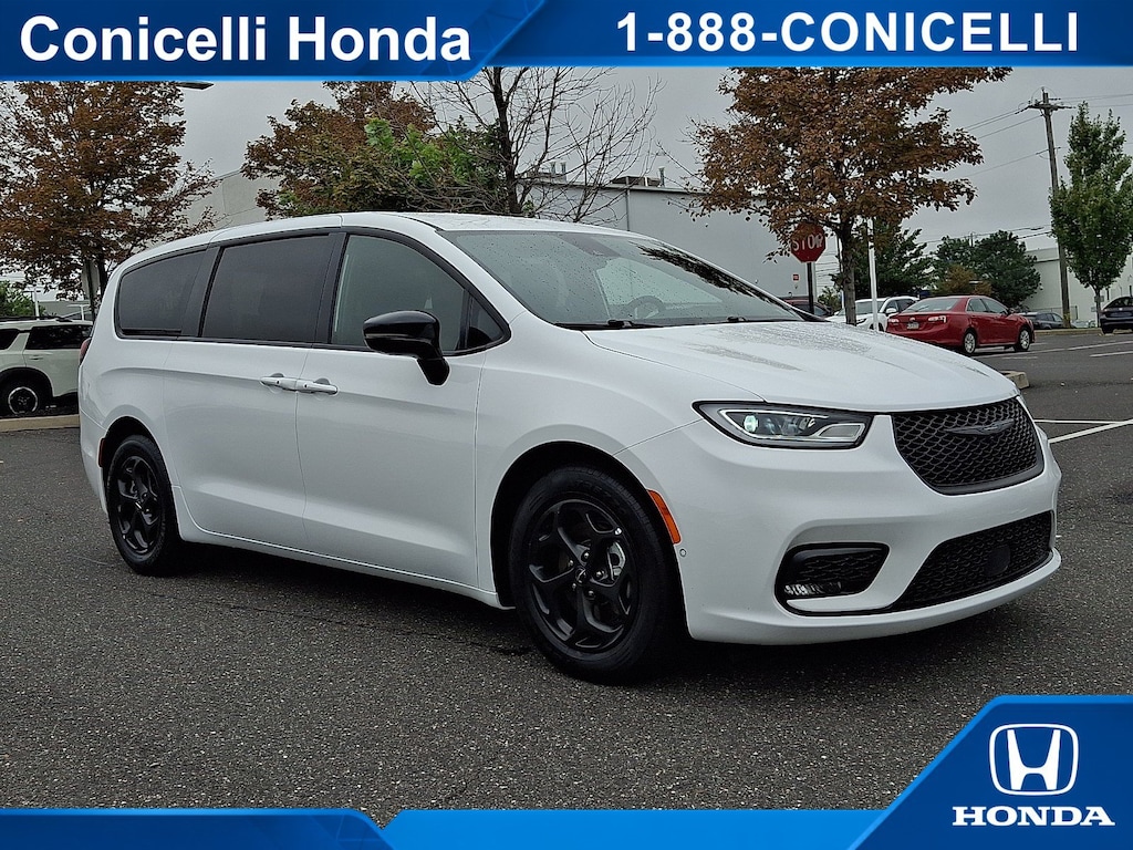 Used 2024 Chrysler Pacifica Hybrid S Appearance Pkg Hybrid S Appearance Pkg FWD