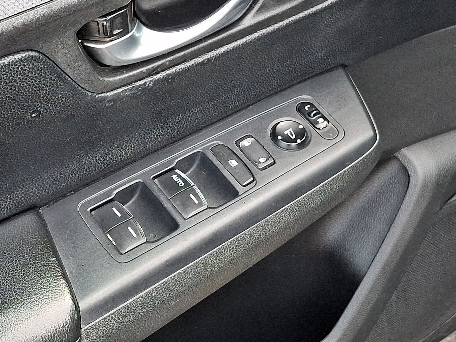 2024 Honda CR-V LX - Photo 26