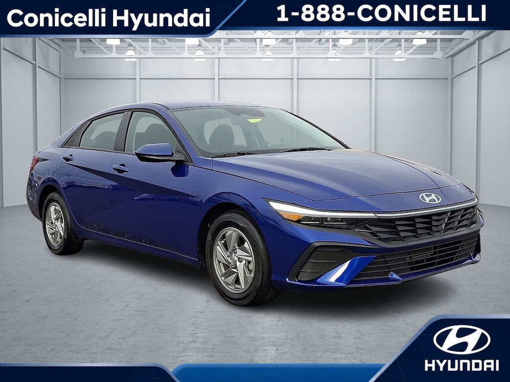 Used 2025 Hyundai Elantra SE Sedan