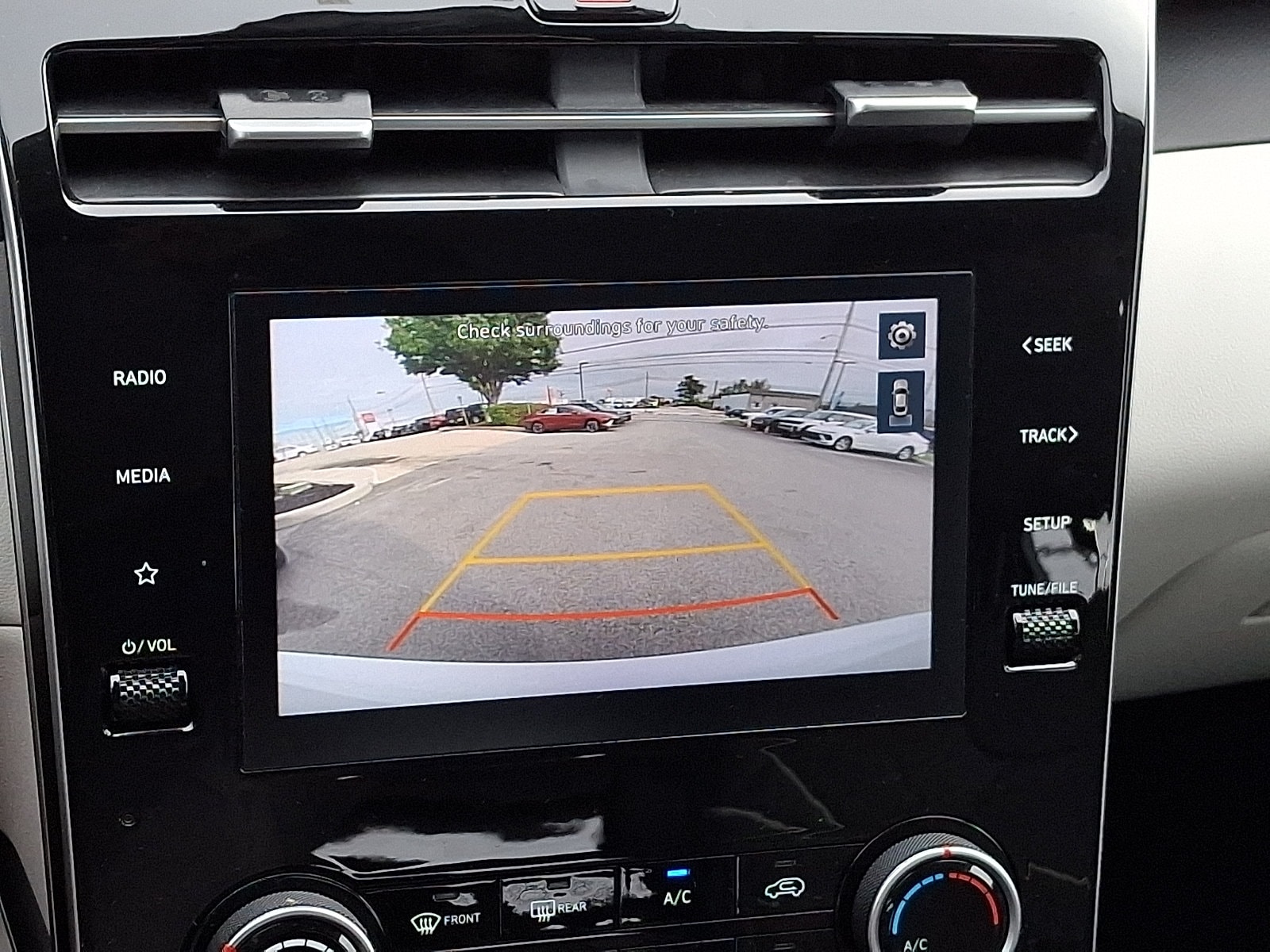 2024 Hyundai Tucson SE - Photo 17