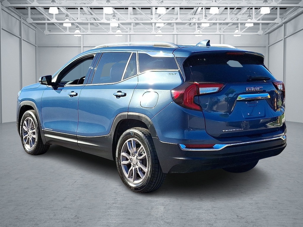 Used 2024 GMC Terrain SLT SUV