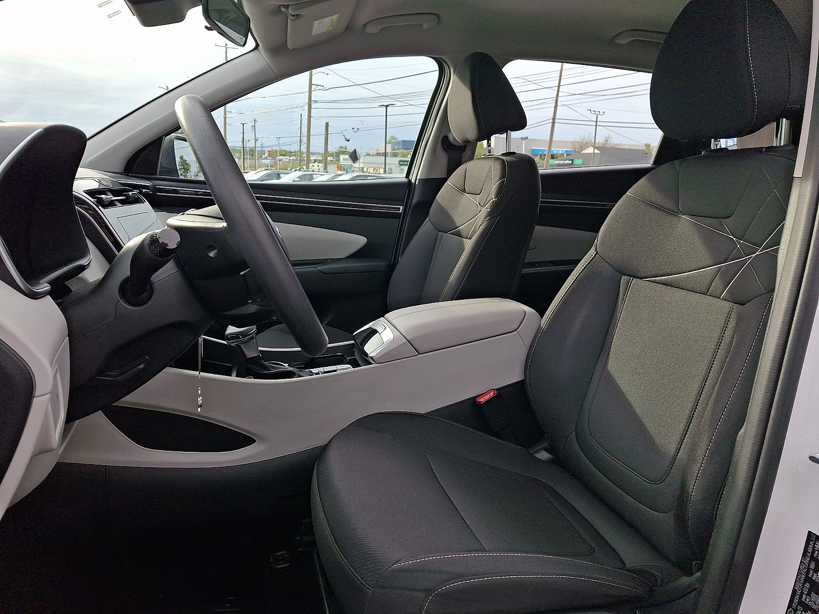 2024 Hyundai Tucson SE - Photo 13