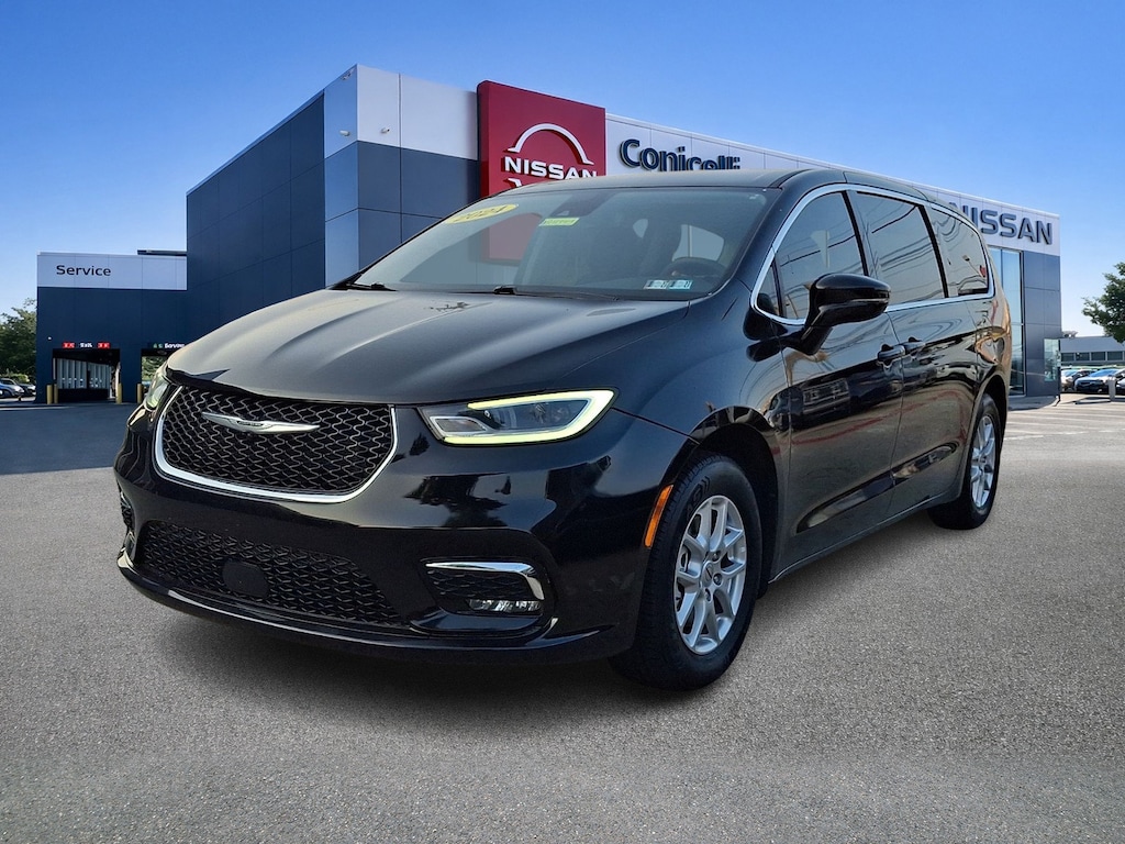Used 2024 Chrysler Pacifica Touring L Van Passenger Van