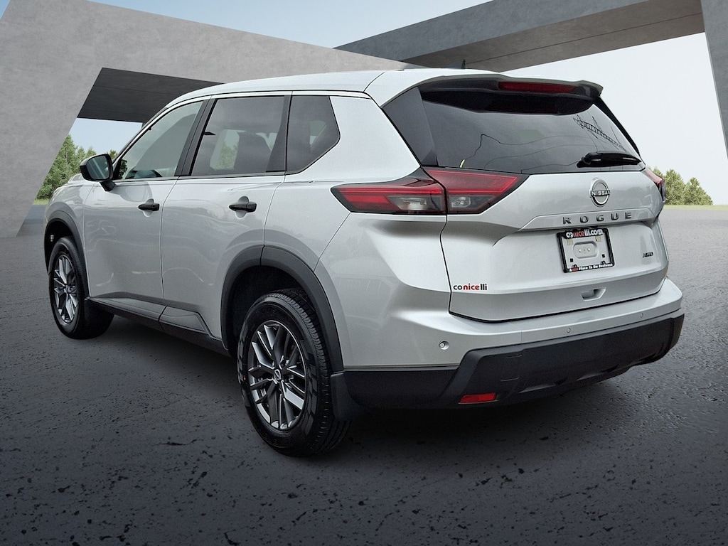 Used 2024 Nissan Rogue S Sport Utility