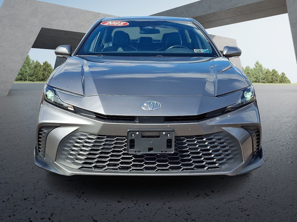Used 2025 Toyota Camry SE Sedan