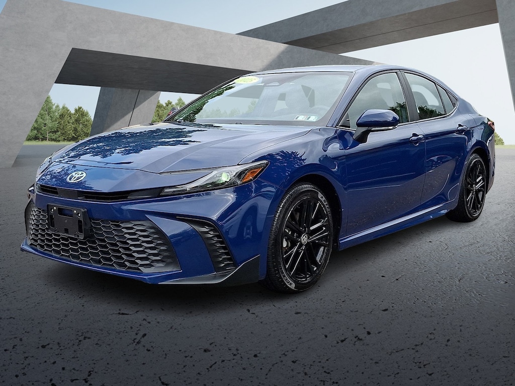 Used 2025 Toyota Camry SE Sedan