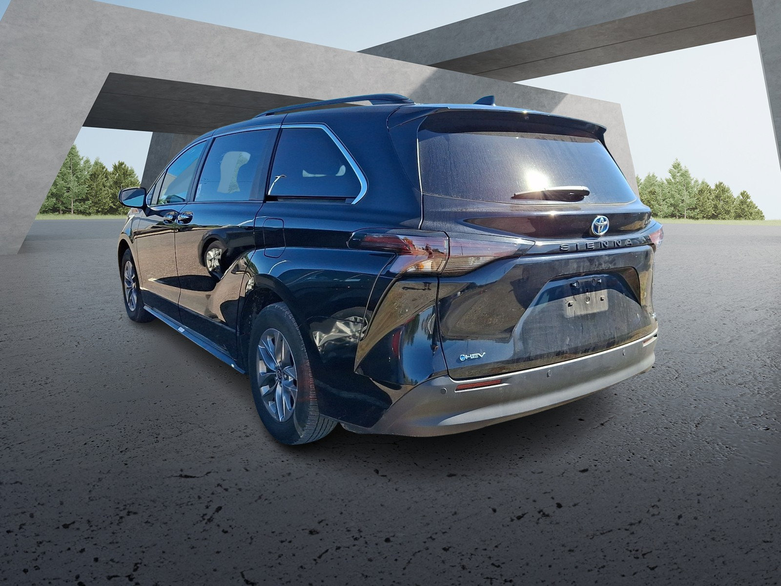 Certified 2025 Toyota Sienna XLE Minivan