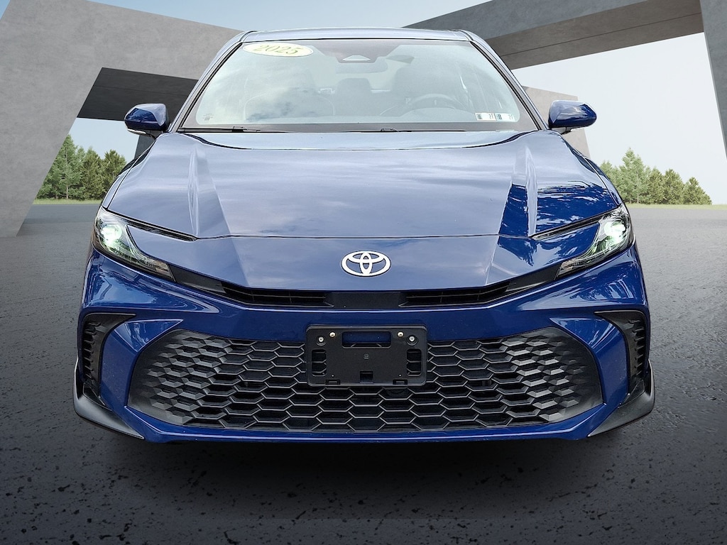 Used 2025 Toyota Camry SE Sedan