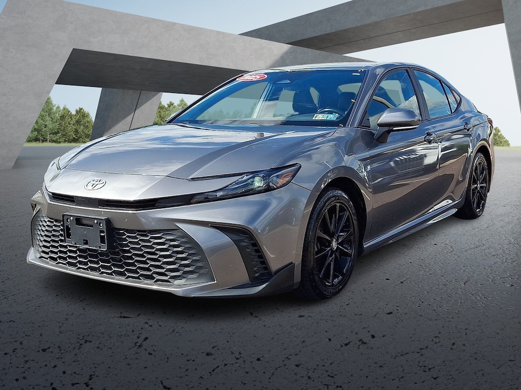 Used 2025 Toyota Camry SE Sedan