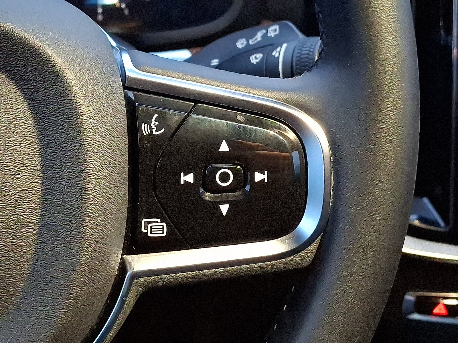 2024 Volvo V60 Cross Country Plus - Photo 23