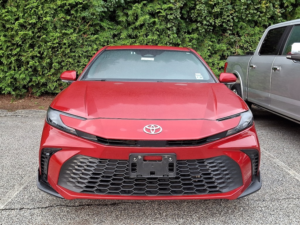 Used 2025 Toyota Camry SE Sedan