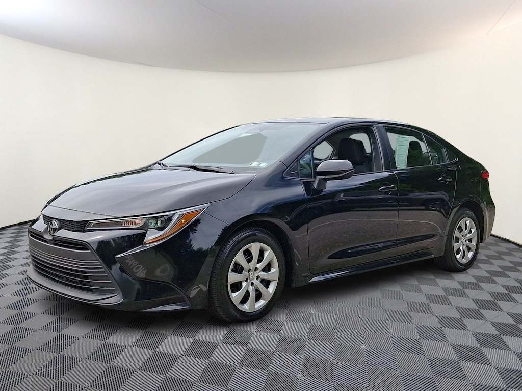 Used 2025 Toyota Corolla LE Sedan