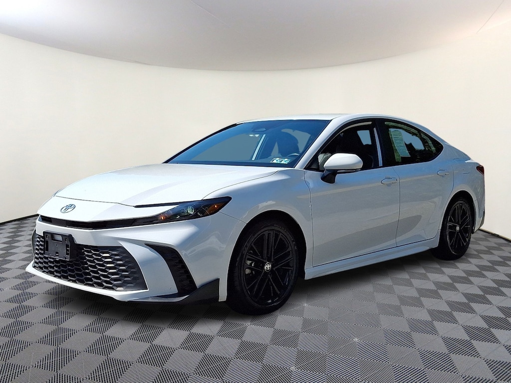 Used 2025 Toyota Camry SE Sedan