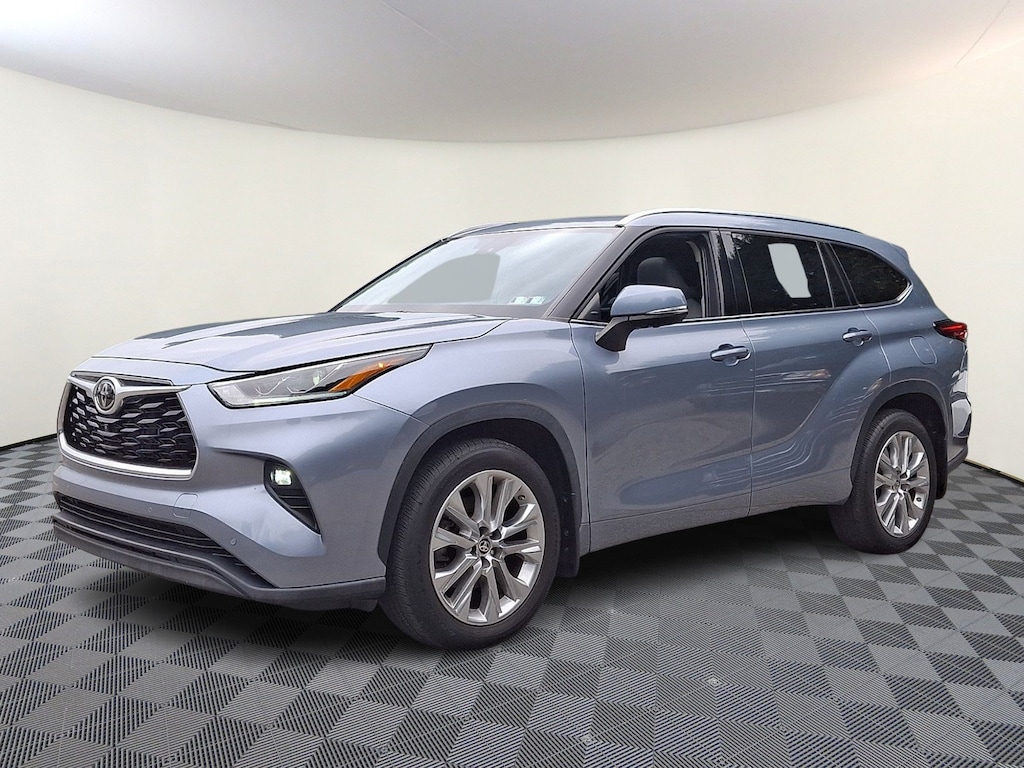 Used 2023 Toyota Highlander Limited SUV