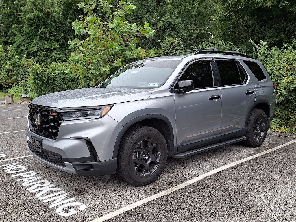 Used 2024 Honda Pilot TrailSport SUV