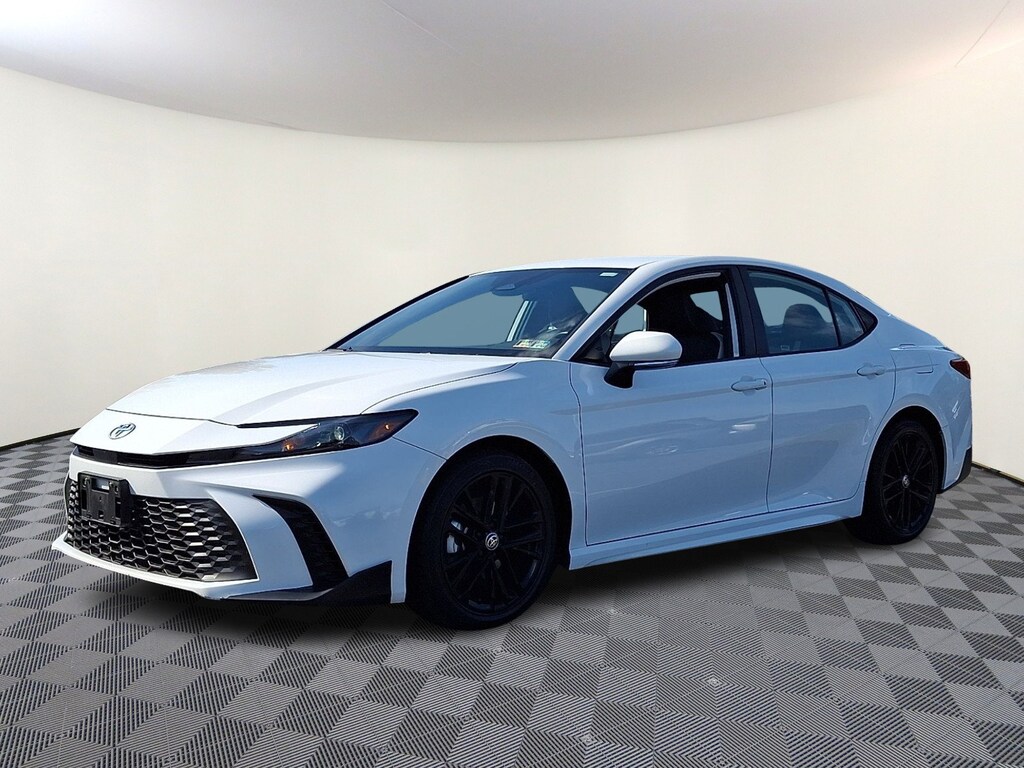 Used 2025 Toyota Camry SE Sedan