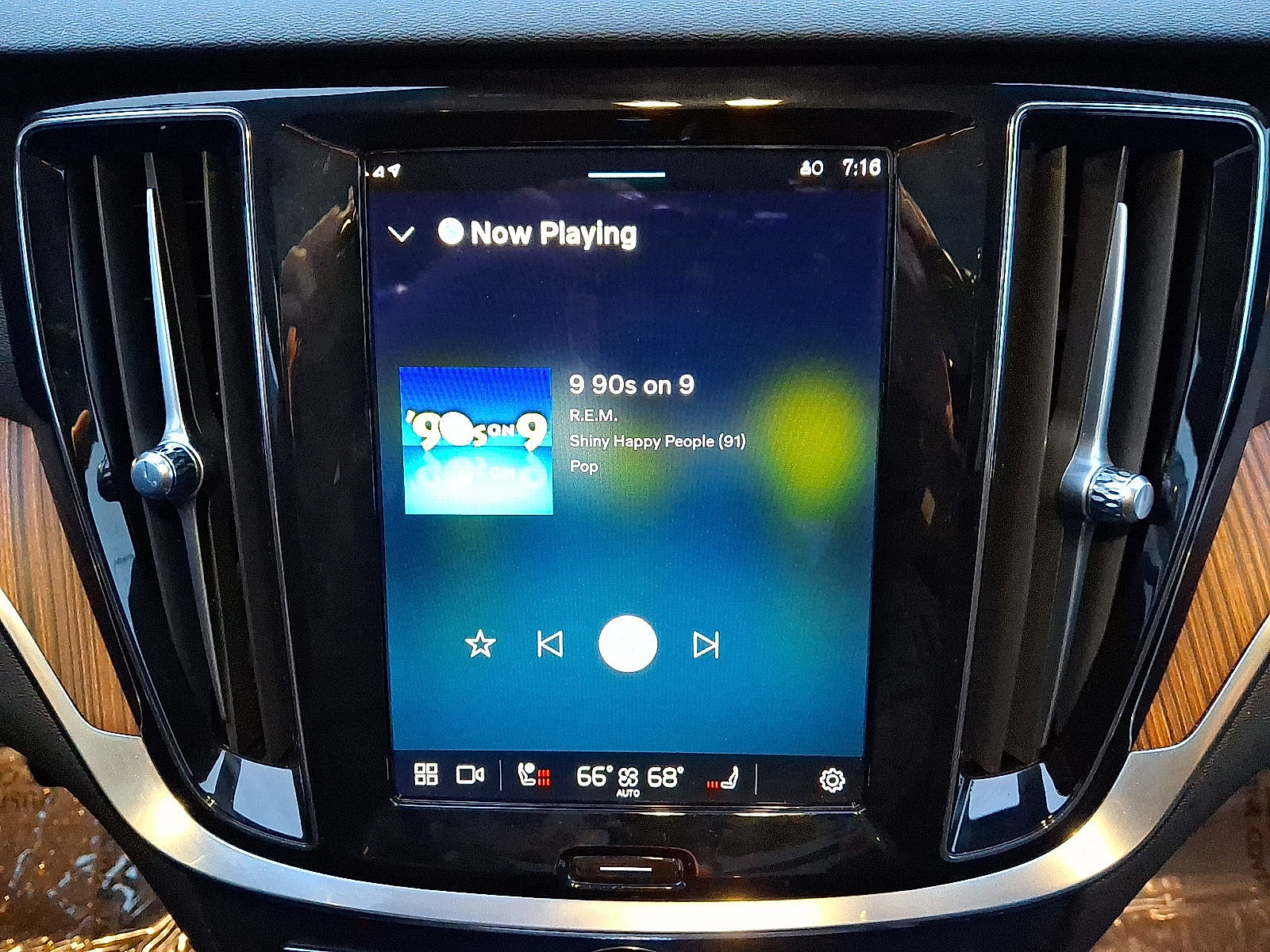 2024 Volvo V60 Cross Country Plus - Photo 17