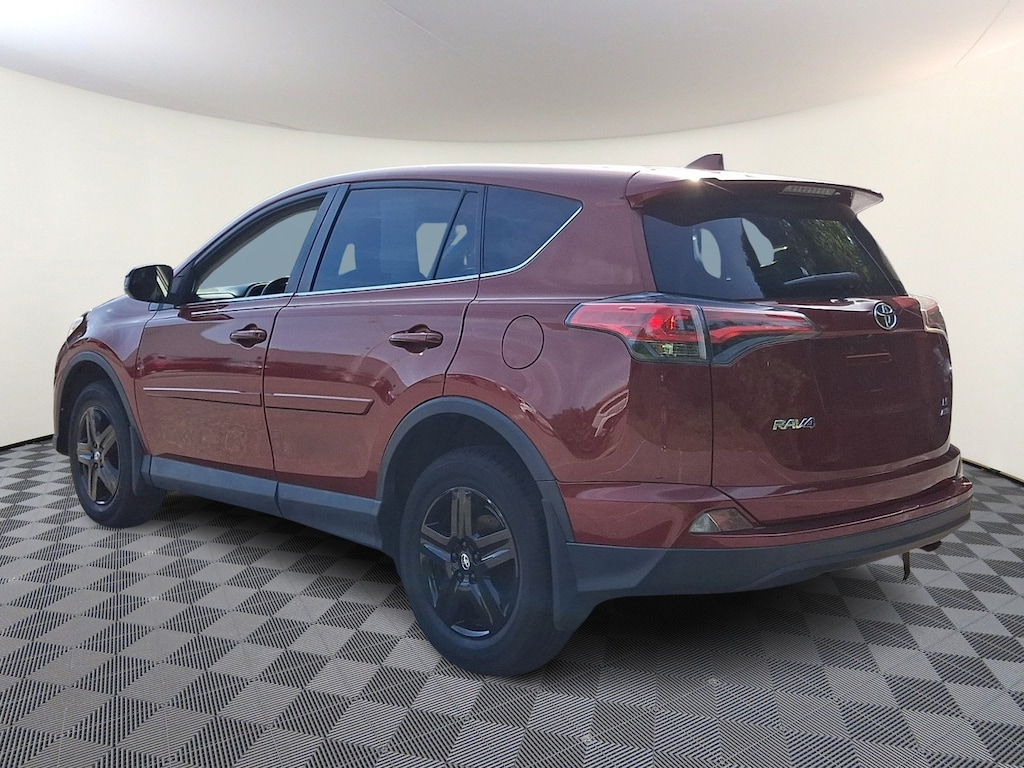 Used 2018 Toyota RAV4 LE SUV