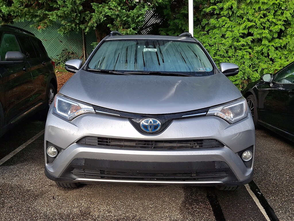 Used 2017 Toyota RAV4 Hybrid XLE SUV