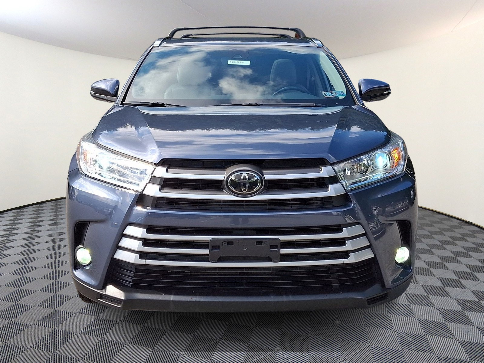 Used 2019 Toyota Highlander XLE V6 SUV
