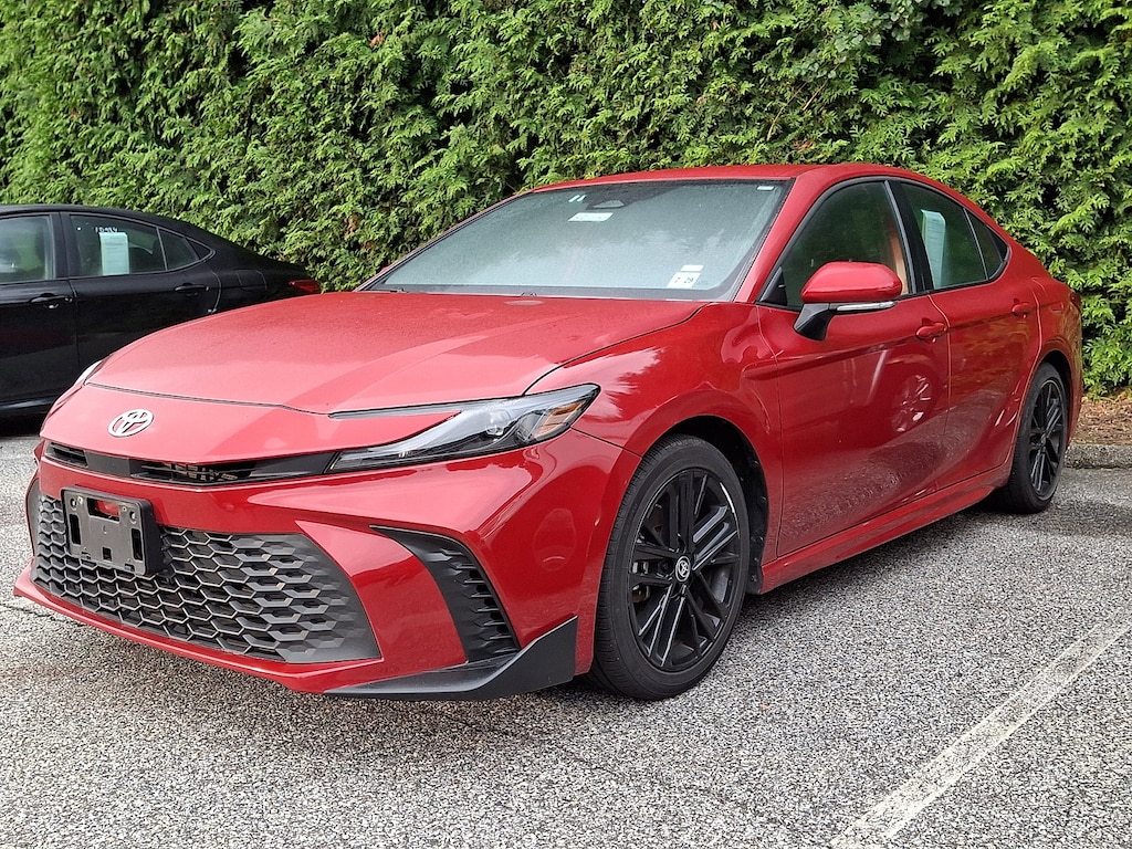 Used 2025 Toyota Camry SE Sedan