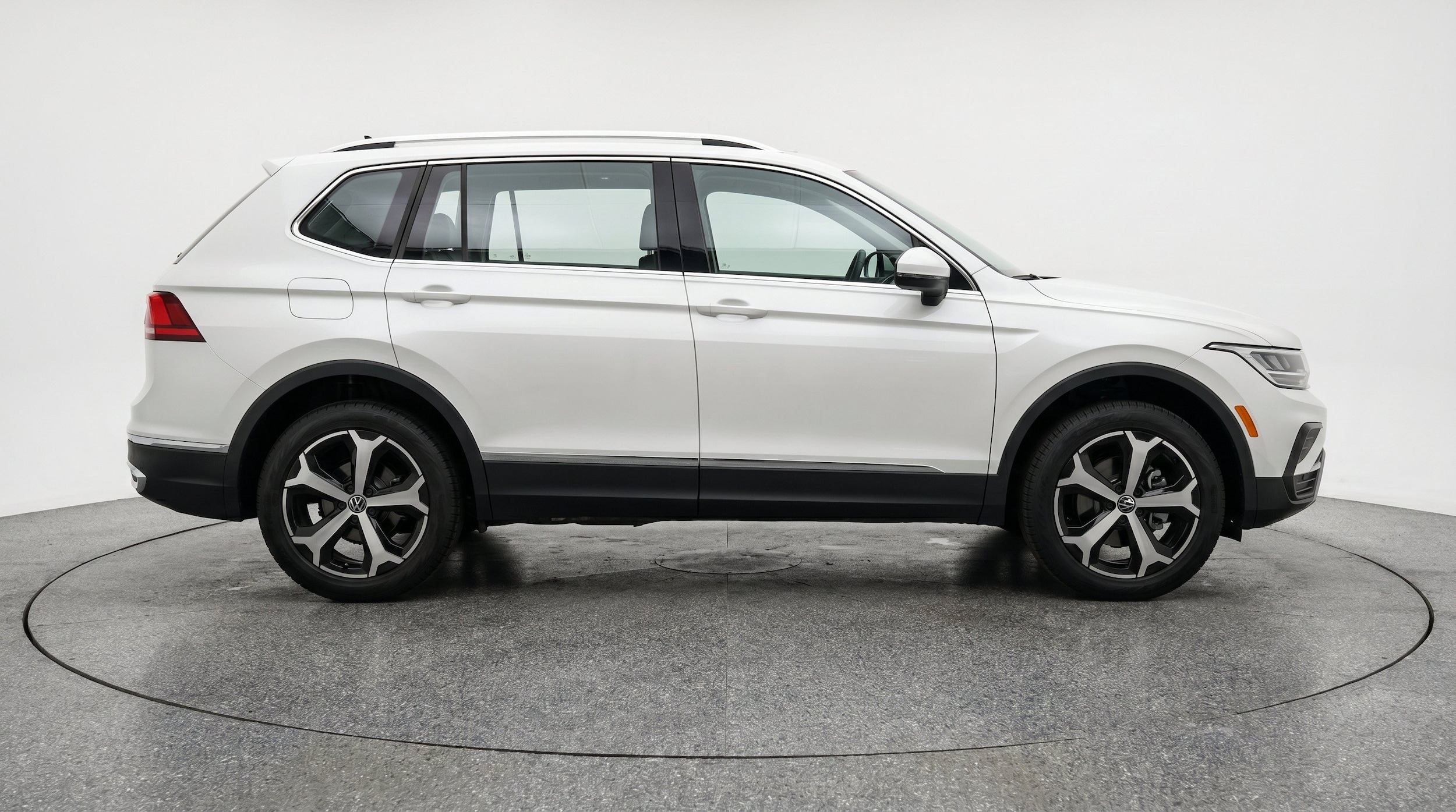 Thumbnail: 2026 Volkswagen Tiguan - 10