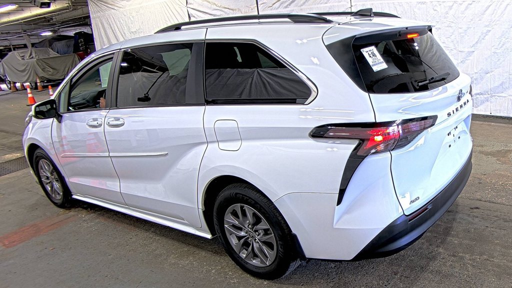 Used 2023 Toyota Sienna LE Minivan/Van